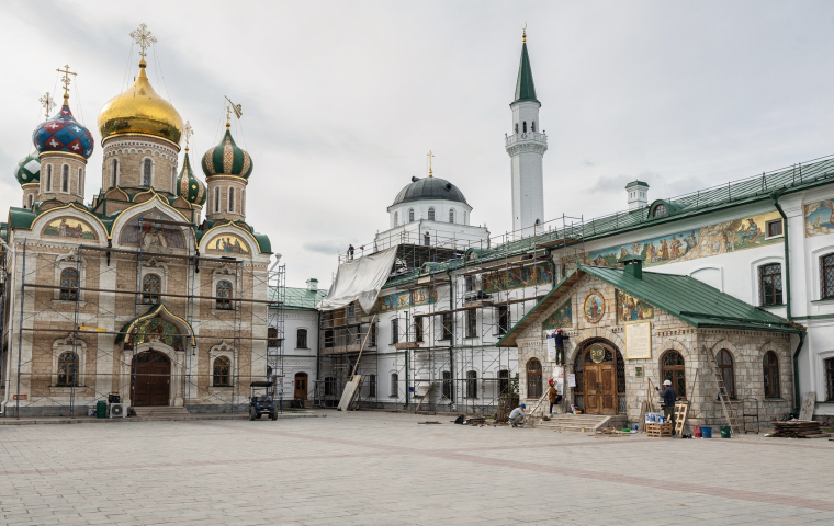 Как сохраняют и реставрируют храмы, мечети и монастырские комплексы